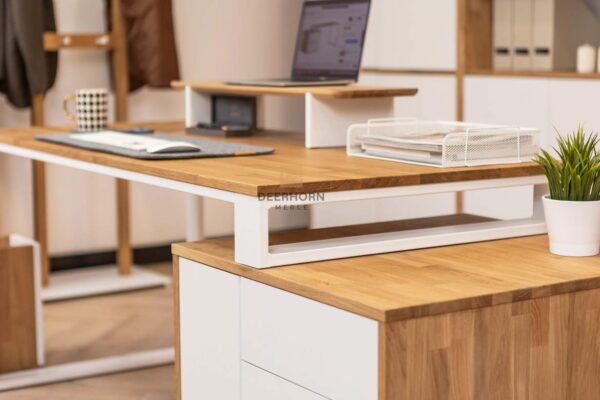 biurko z drewnianym blatem dębowym
