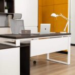 biurko dla pracownika firmy