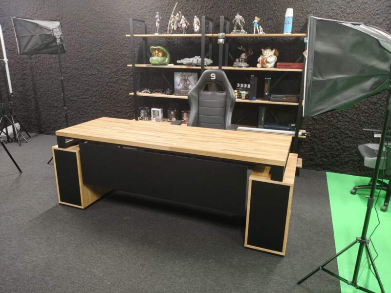 biurko gamingowe z dwoma kontenerkami