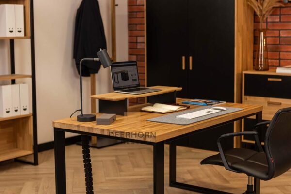 biurko na wymiar drewniane