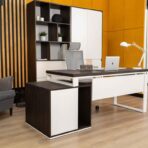 biurowy zestaw mebli