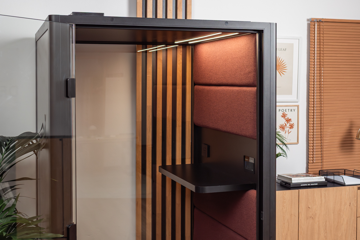 jednoosobowa-kabina-akustyczna-do-rozmow-telefonicznych jednoosobowa kabina akustyczna do rozmów telefonicznych