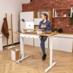 wysokie biurko podnoszone