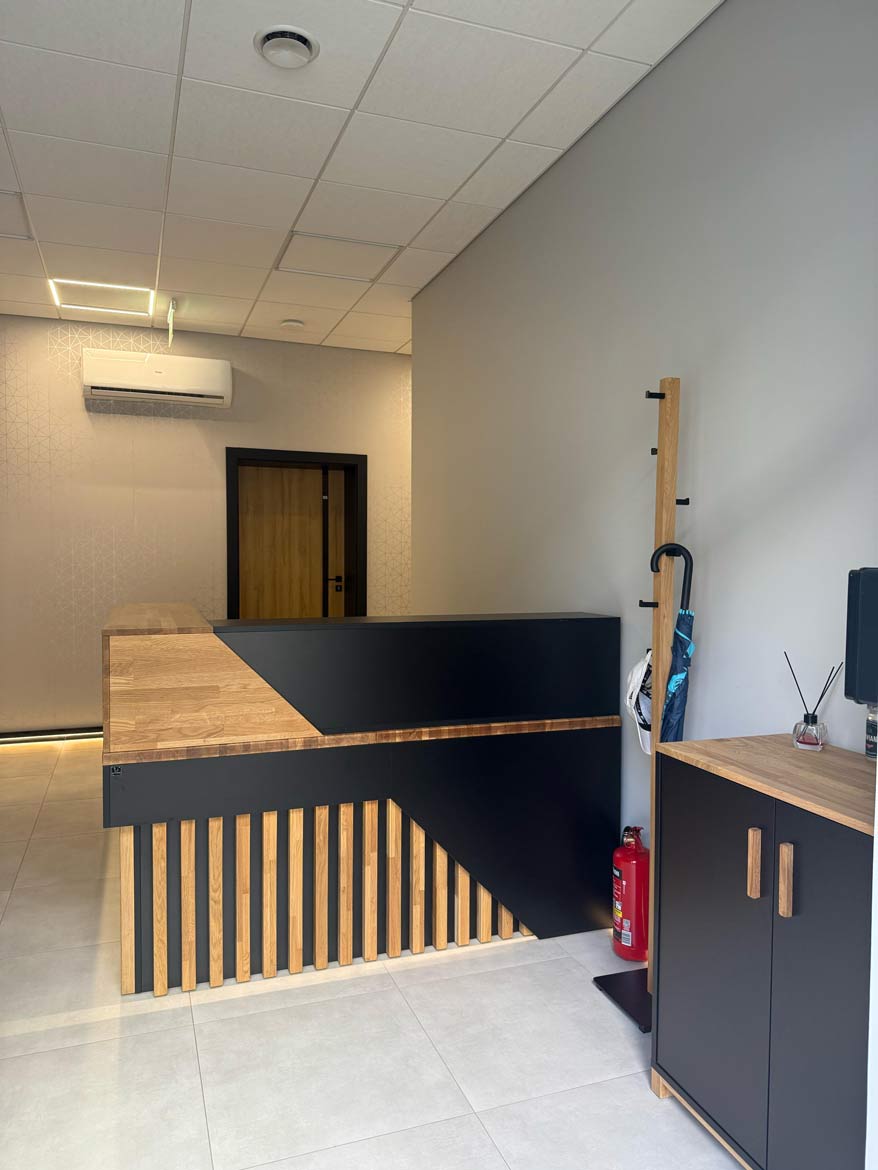 podświetlana recepcja do firmy