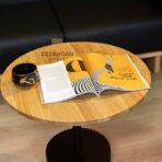 stolik drewniany z metalem