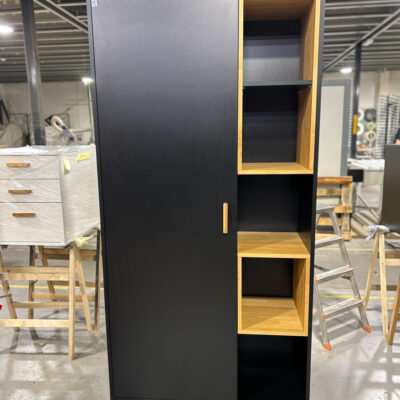 Szafa na segregatory i dekoracje do biura