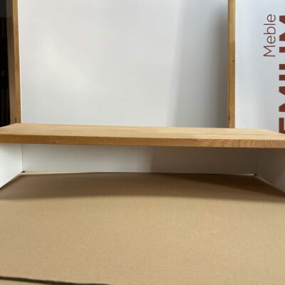 Biała nadstawka na biurko do biura i gabinetu