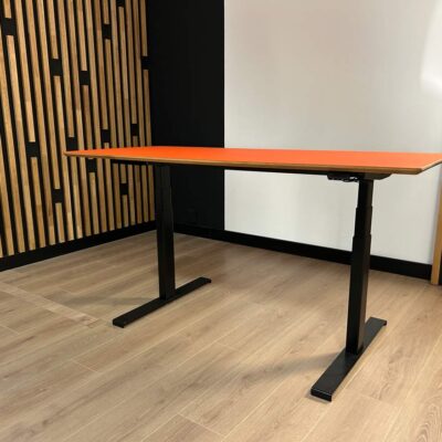 Biurko biurowe z elektryczną regulacją wysokości