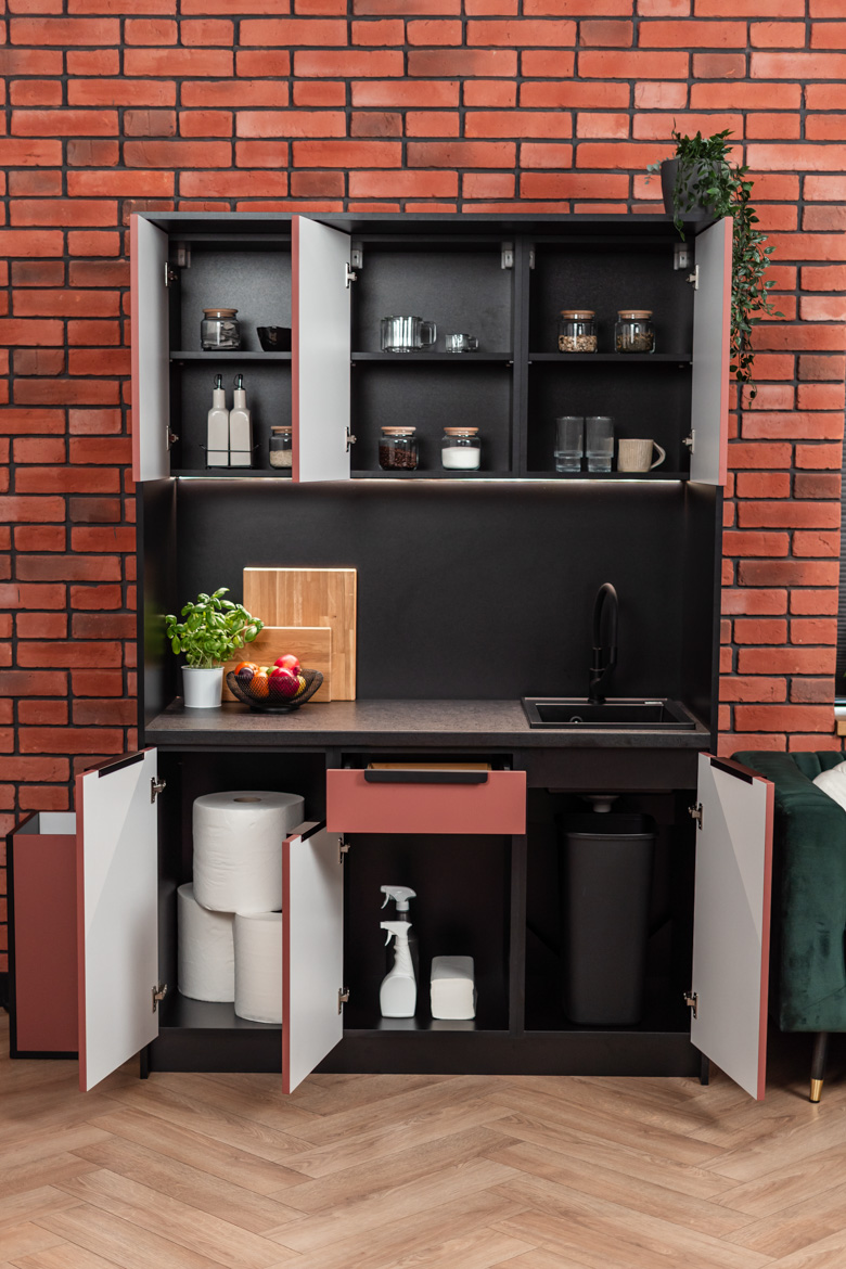 aneks-z-polkami-i-szuflada aneks z półkami i szufladą