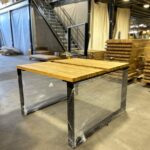 biurko bench z drewnianym blatem