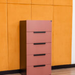 komoda wysoka do home office z szufladami