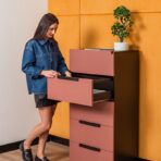 komoda wysoka z szufladami