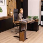 komplet mebli do biura z fotelem