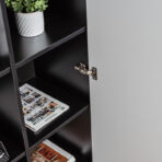 praktyczna szafa do biura minimalistycznego