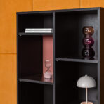 regał z półkami otwartymi