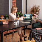 stół do zebrań i burz mózgów