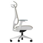 wysoki fotel na kółkach