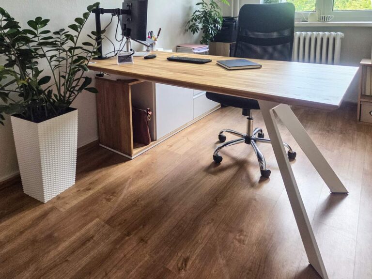 biurko do pracy z domu, home office