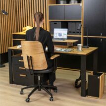 biurko komputerowe nowoczesne drewniane czarne