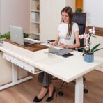 biurko z regulacją wysokości