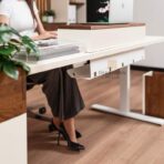 biurko z regulacją wysokości elektryczną