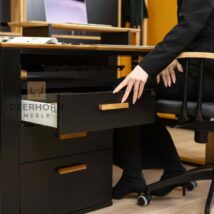 biurko z szufladami nowoczesne do biura