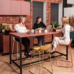 designerski stół do strefy spotkań