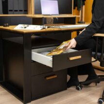 designerskie biurko czarne drewniane biurowe