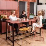 stół do spotkań i przerw kawowych