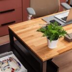 biurko z kontenerkiem do agcencji reklamowej