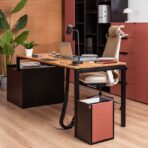 biurko z kontenerkiem na dokumenty