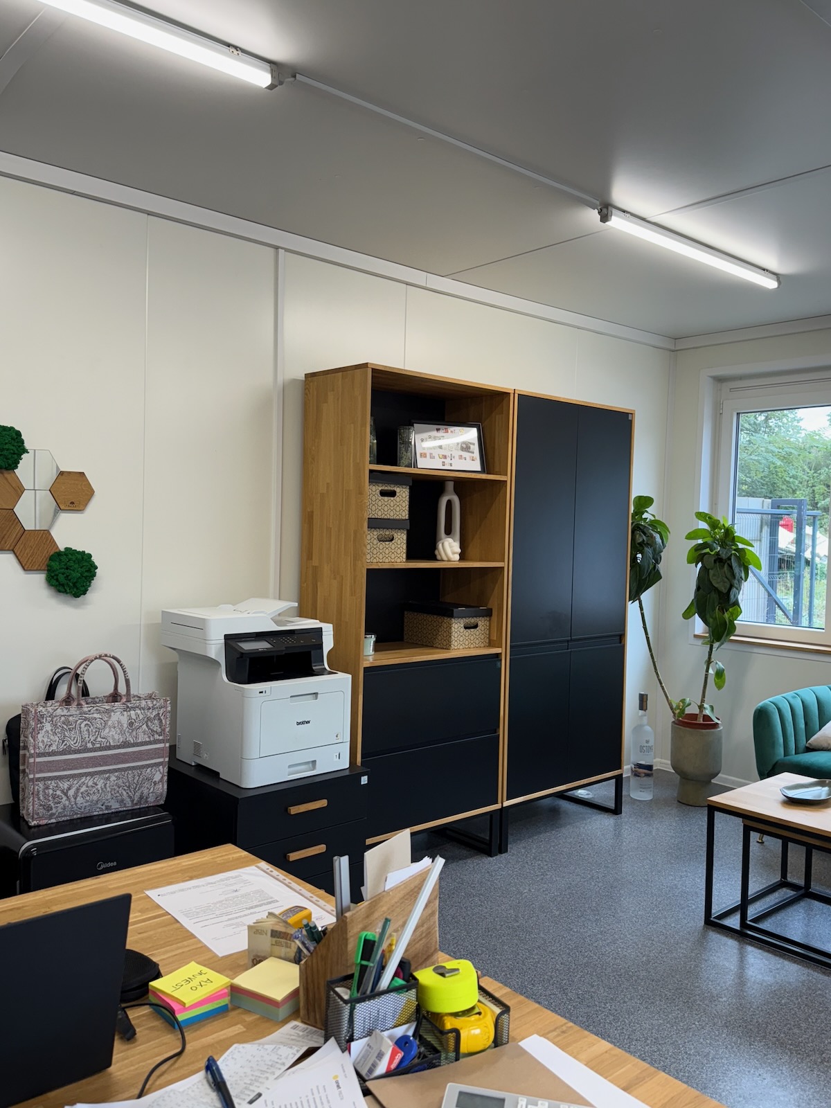 Biuro w kontenerze firmy budowlanej