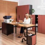 eleganckie biurko dla dużej firmy