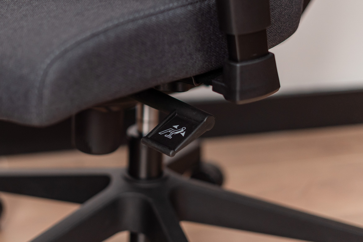 fotel-biurowy-z-regulacja-wysokosci fotel biurowy z regulacją wysokości