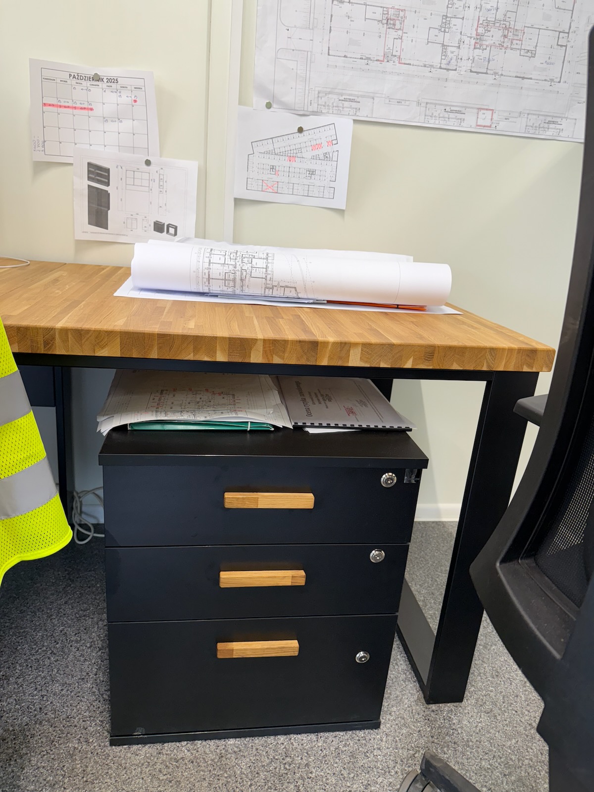 Kontenerek pod biurko