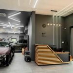 Kompleksowa aranżacja studia detailingowego R33 w Opolu – meble Deerhorn