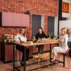 stół do przerw i zebrań biurowych