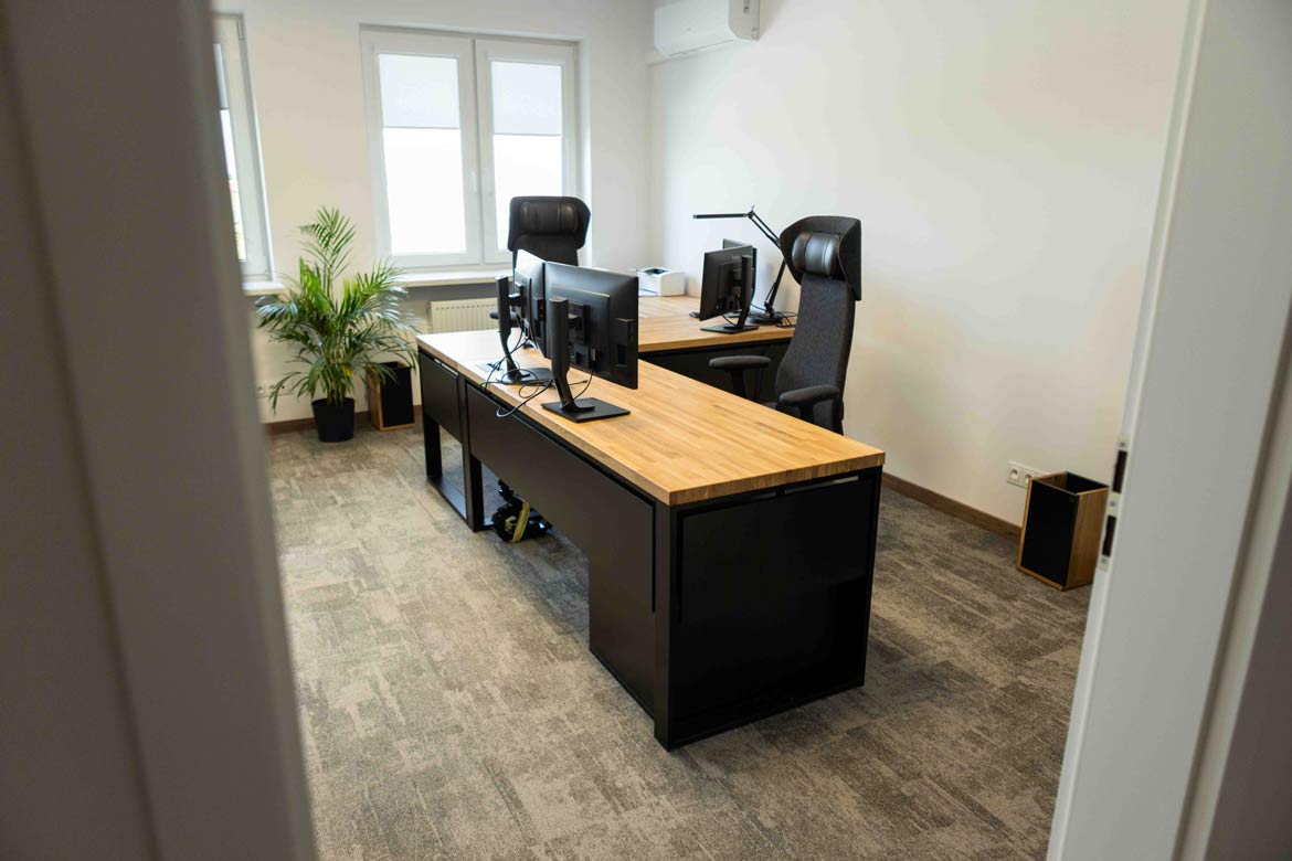 Wyposażenie siedziby Quantum Innovations Sp. z o.o. w Piotrkówku Małym