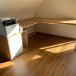 Białe biurko do części narożnej domowego biura Pana Oliviera z Niemiec