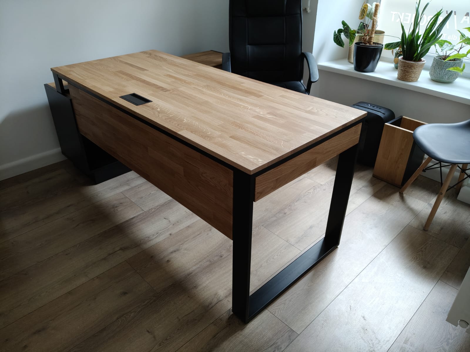 biurko narożne dla firmy z łodzi