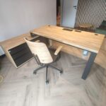 Biurko narożne z dużym kontenerem dla firmy Voltex w Świdnicy
