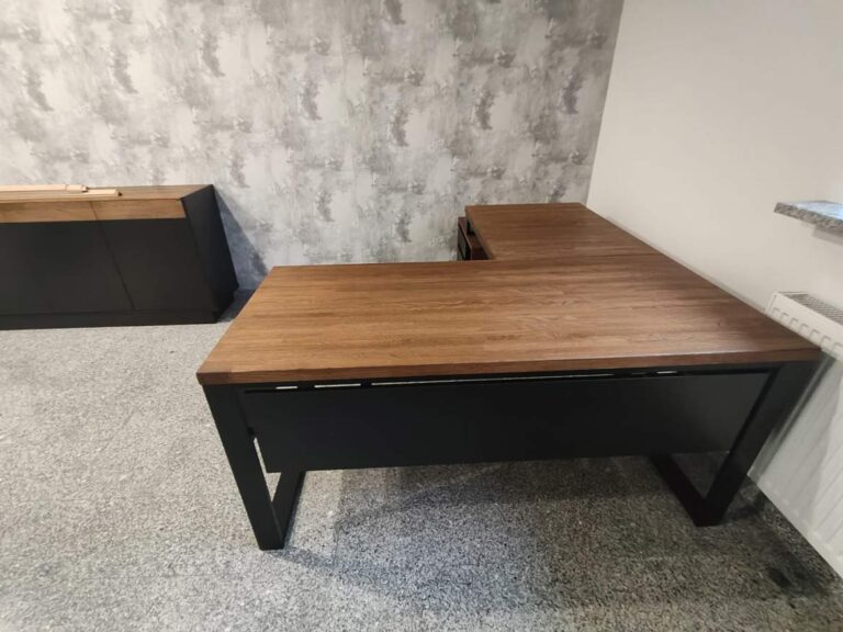 Biuro w kolorze cuban cigaro dla firmy Żwir Trans