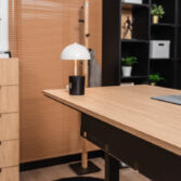 elektrtyczne biurko do biura