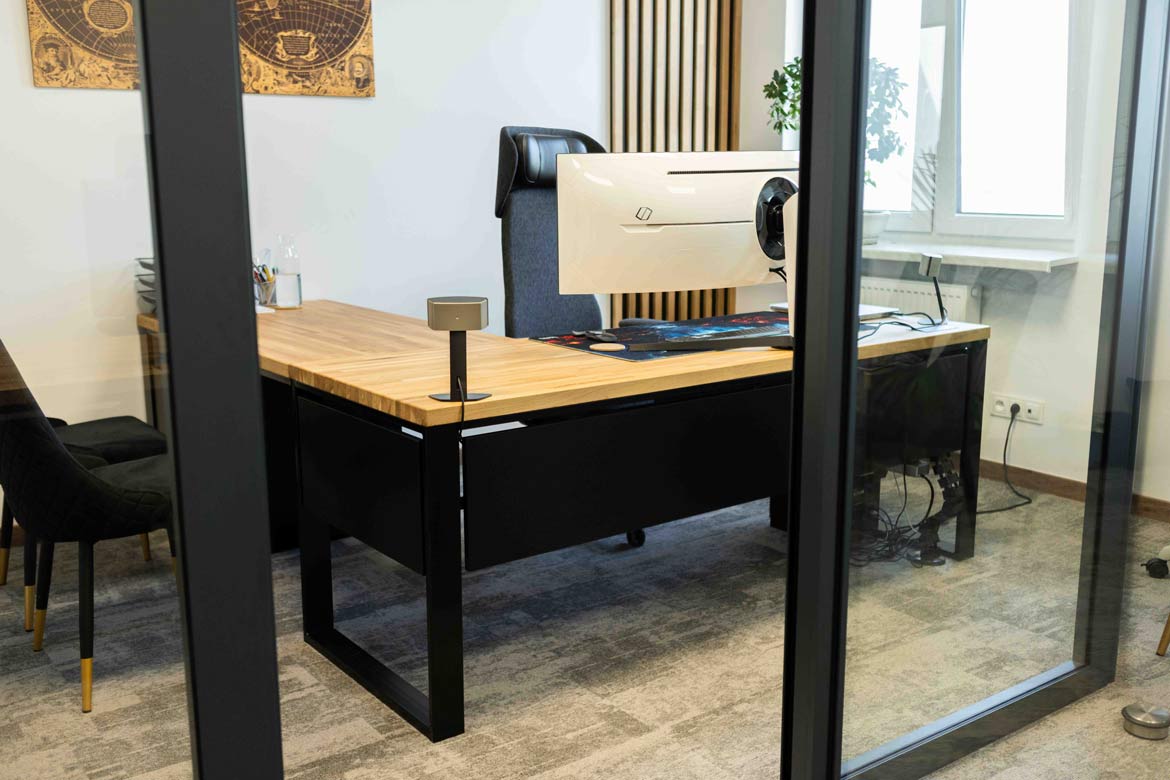 Wyposażenie siedziby Quantum Innovations Sp. z o.o. w Piotrkówku Małym