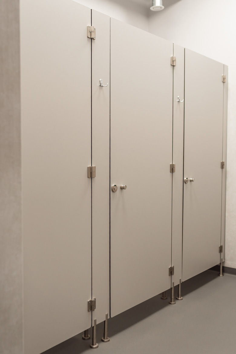 kabiny sanitarne klub fitness siłownia