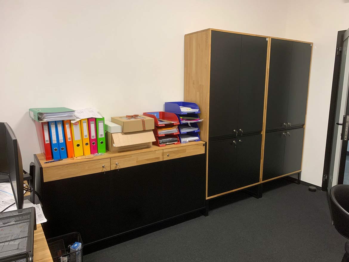 Meble biurowe z zamkami dla firmy Boneselect Sp. z o.o.