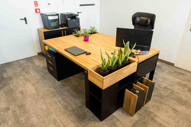 Wyposażenie siedziby Quantum Innovations Sp. z o.o. w Piotrkówku Małym