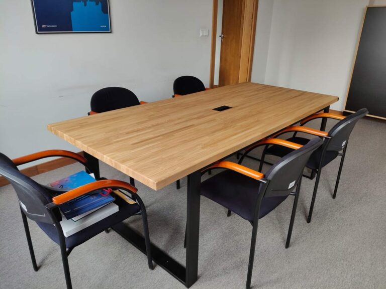 Stół konferencyjny dla firmy WARS S.A. z Warszawy