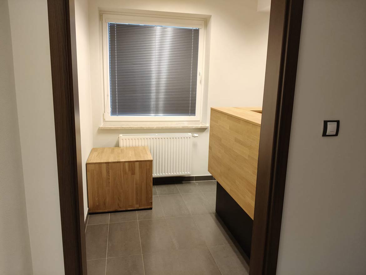 Umeblowanie punktu obsługi dla firmy Pani Anny z Krakowa