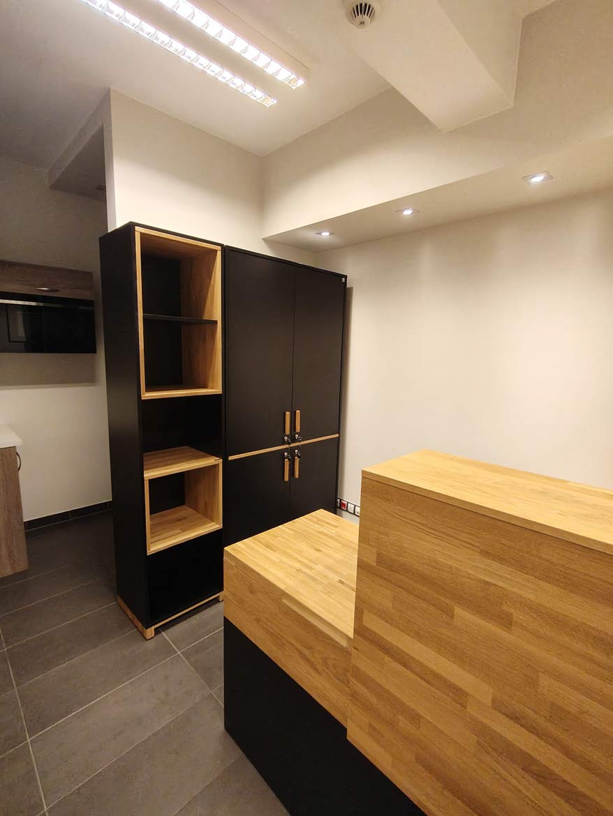 Umeblowanie punktu obsługi dla firmy Pani Anny z Krakowa